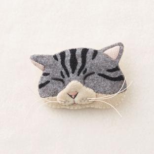 フェルトと刺繍でつくる 猫のブローチ キット シロサバ NSB-2